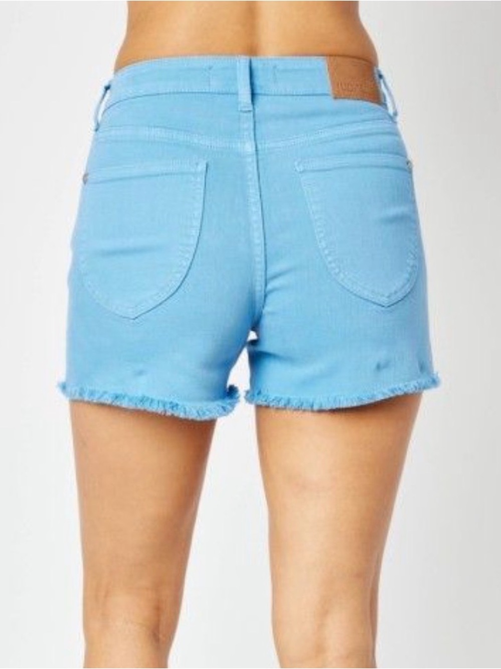 JUDY BLUE SKY BLUE MID-RISE GARMENT DYED SHIELD POCKETS & FRAY HEM SHORTS - Picture 2 of 3